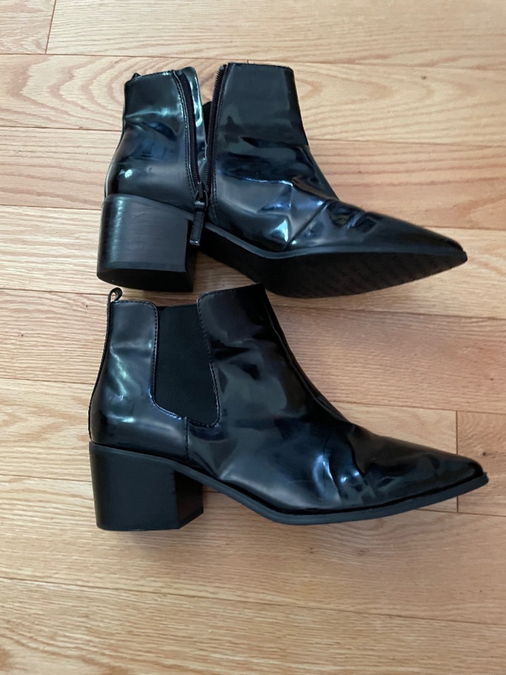 Tahari Pointy Booties, Shiny Black, Size 9 M